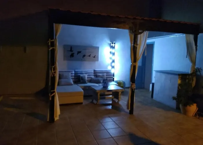 Semesterbostad Casa Trini La Mareta